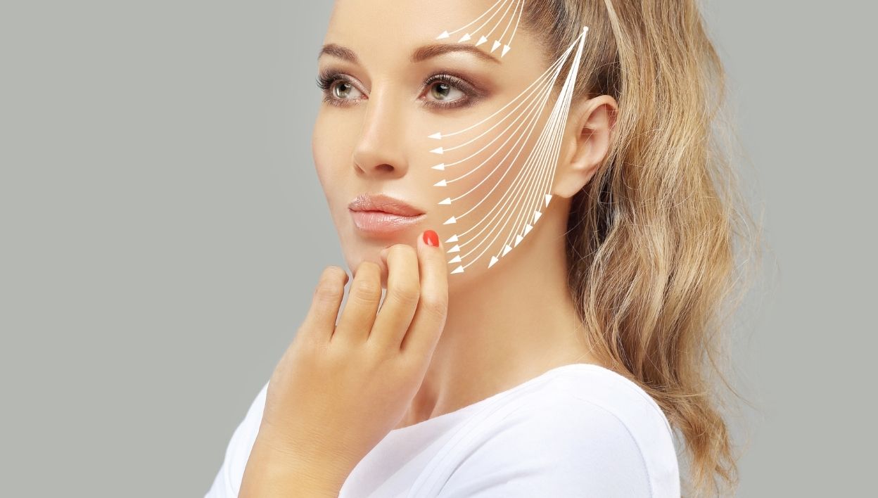 Mujer hilos tensores liquidos para lifting facial